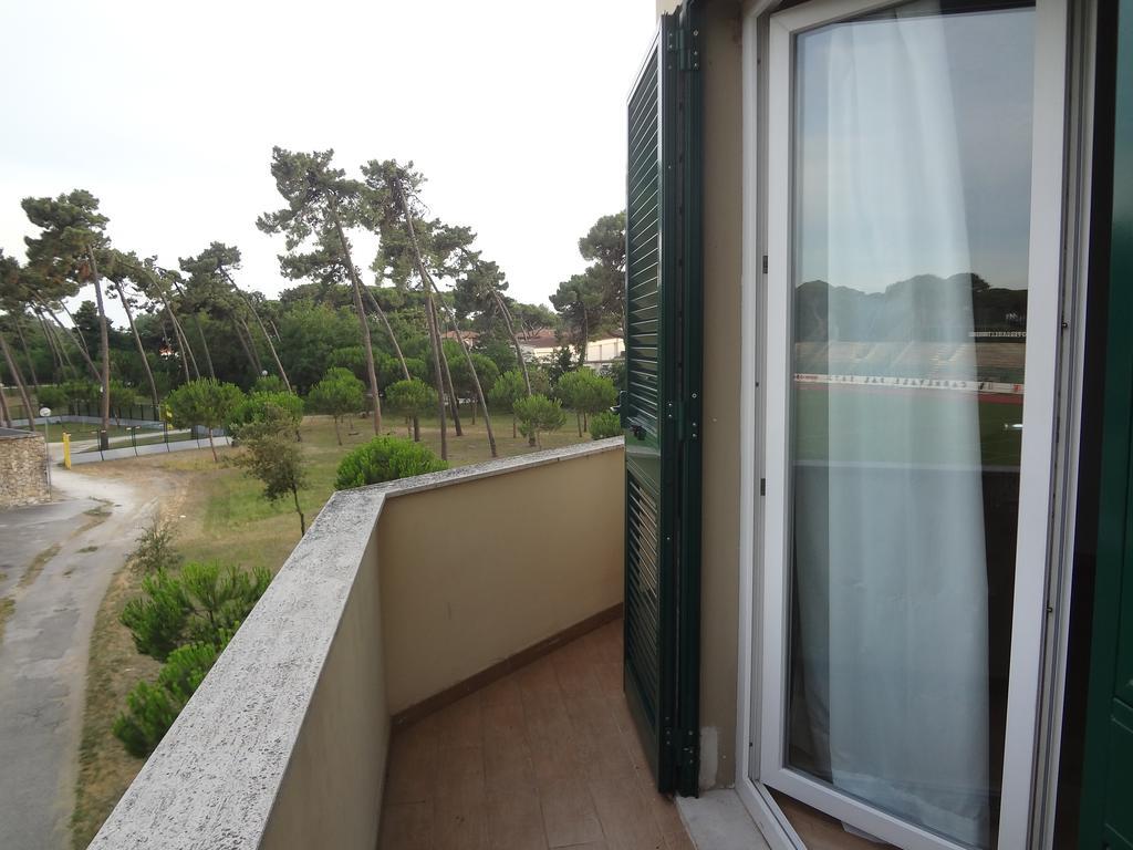 La Pineta Apartment Виареджо Экстерьер фото